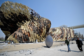 Illustration for article titled The Savagely Strange Architecture of the Shanghai Expo